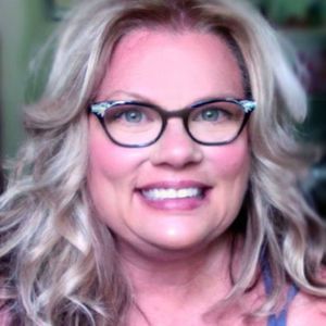 Meet your Posher, Lori